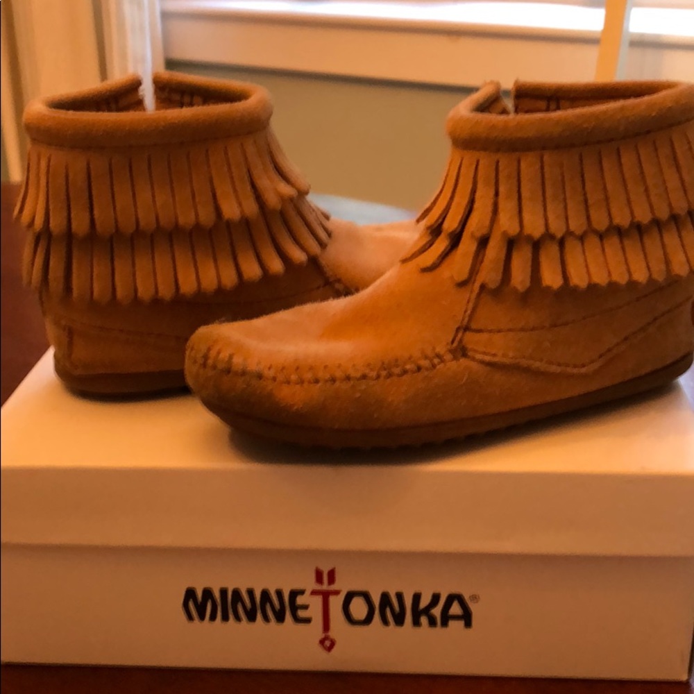 Girls Minnetonka Double Fringe Side ZIP